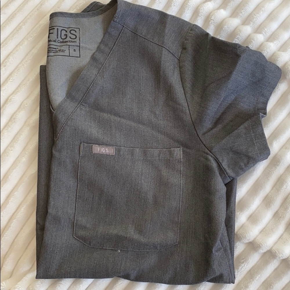 Figs gray scrub top